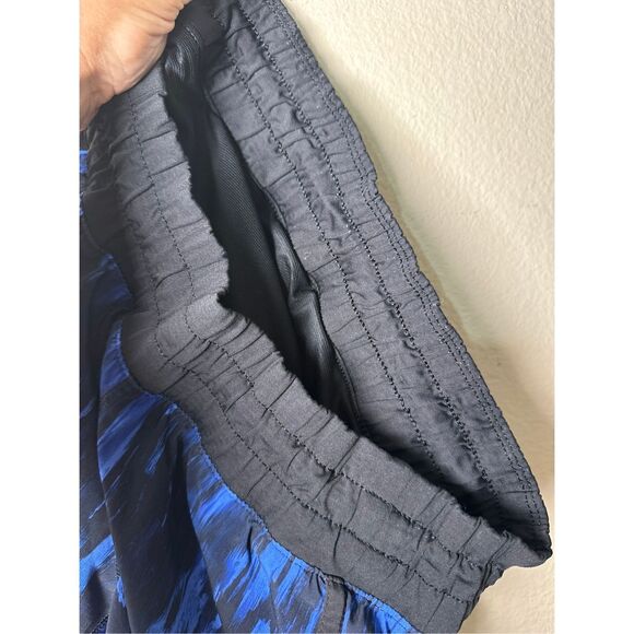 Lululemon Tracker Short III *4-way Stretch blue black sz 4 - Picture 8 of 10